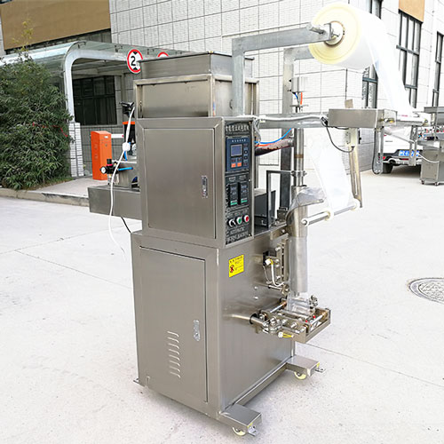 番茄醬自動包裝機(jī)側(cè)面實(shí)拍