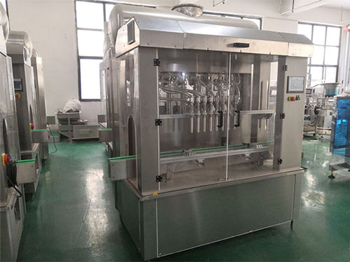 全自動灌裝機械設備車間