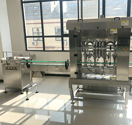 四頭醬料灌裝機(jī)設(shè)備