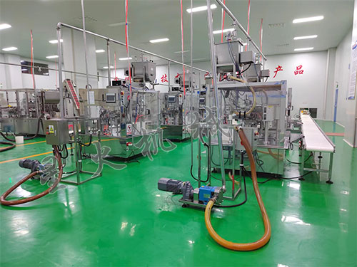 全自動吸嘴袋甜面醬灌裝機