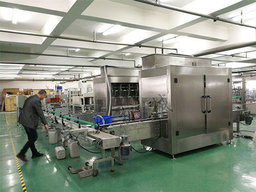 成套桶裝液體水溶肥自動化灌裝機(jī)線