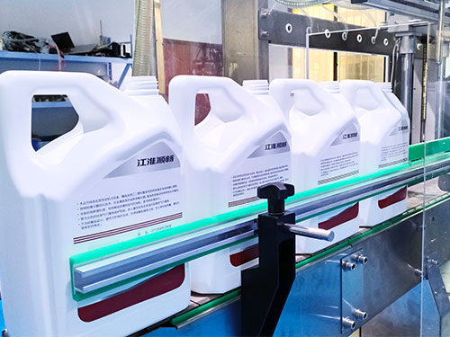 全套液體灌裝機(jī)流水線