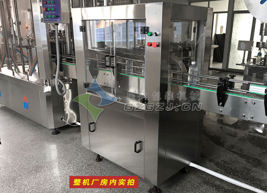 洗衣液自動灌裝機整機廠房內(nèi)實拍展示